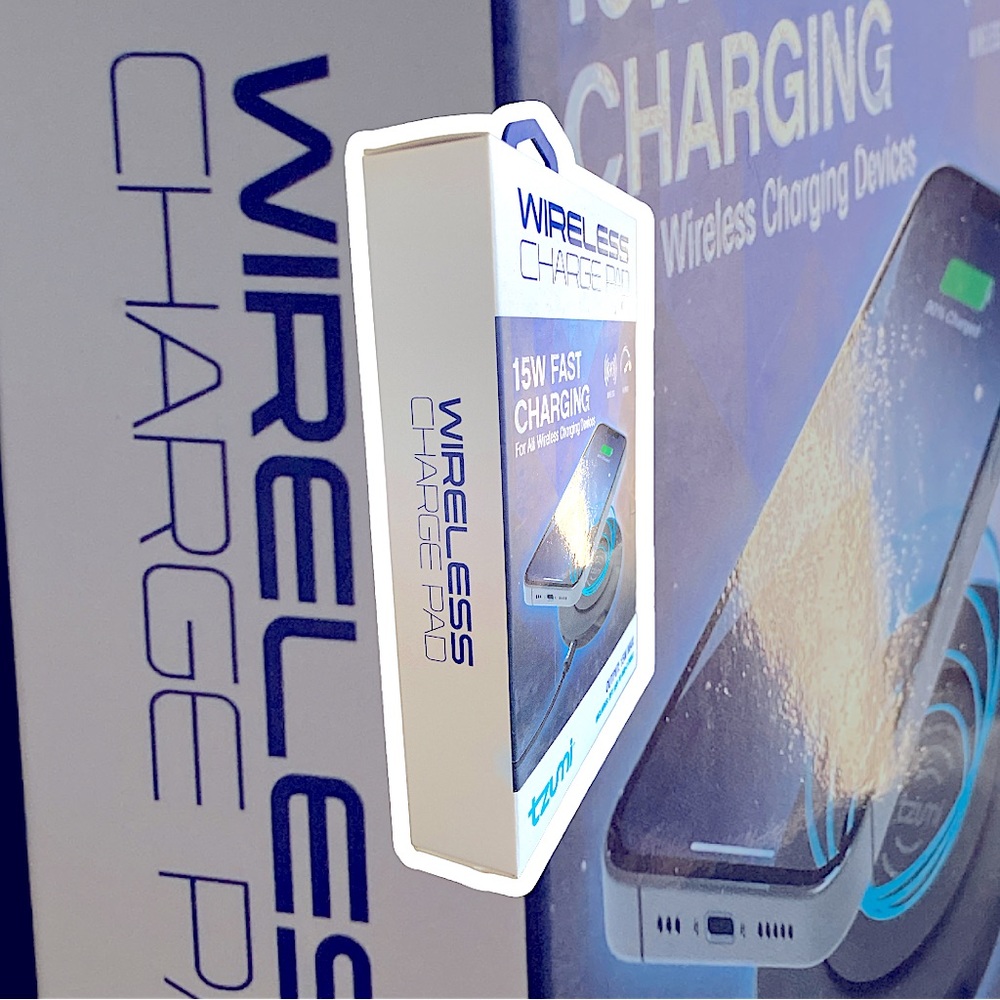 🚨🆕 Wireless Charge Pad ~ BNIOB ~ Electronics ~ Wireless charging station • Gift